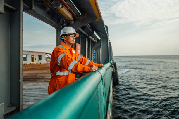 The difference between training for Maritime Administrations and training programs for surveyors